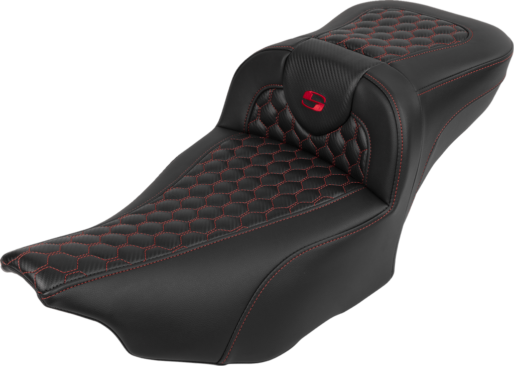 SADDLEMEN Roadsofa™ Extended Reach Seat - with Backrest - Honeycomb - Red Stitch - FLTR/FLHX '23-'24