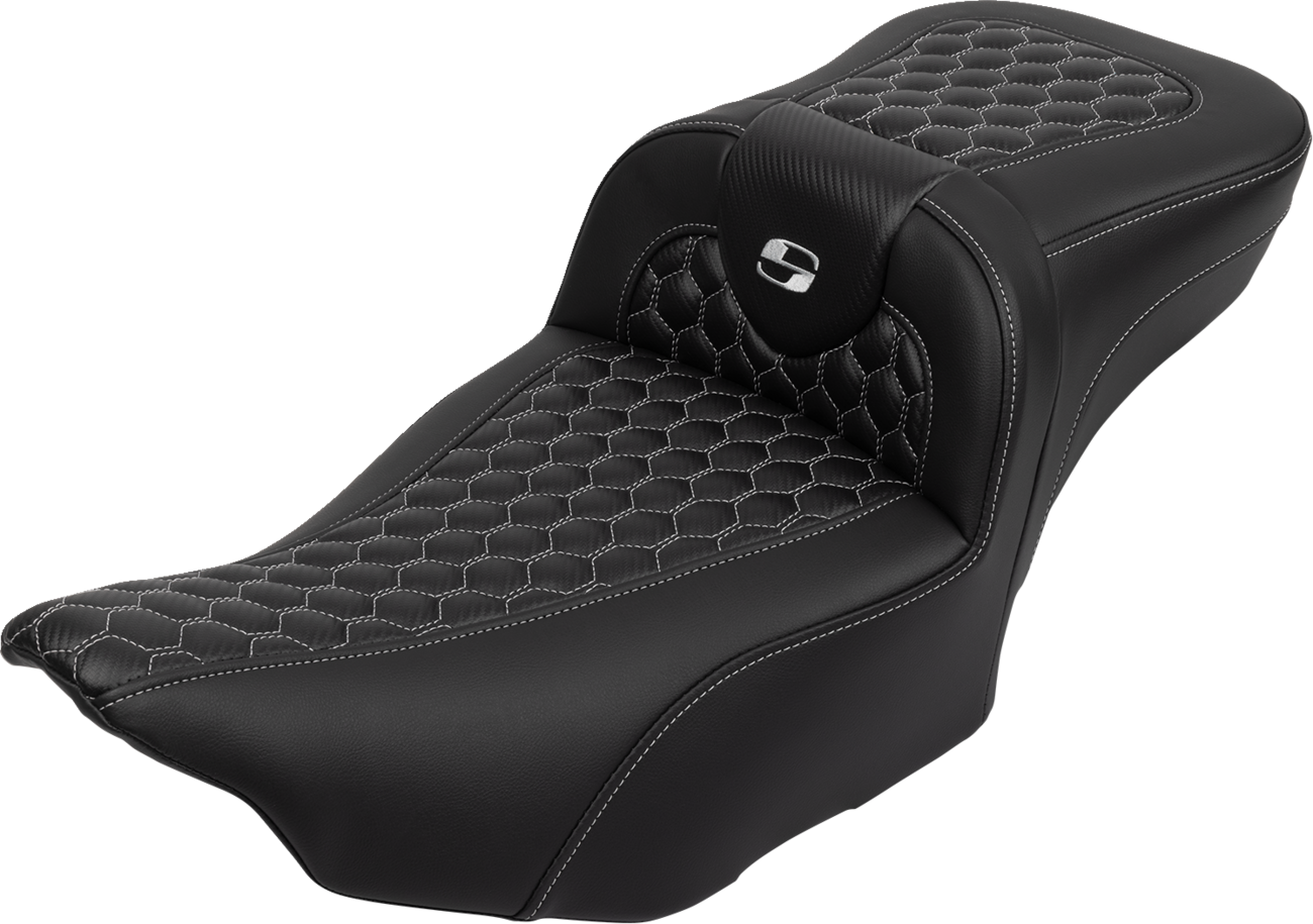 SADDLEMEN Roadsofa™ Extended Reach Seat - with Backrest - Honeycomb - Silver Stitch - FLTR/FLHX '23-'24