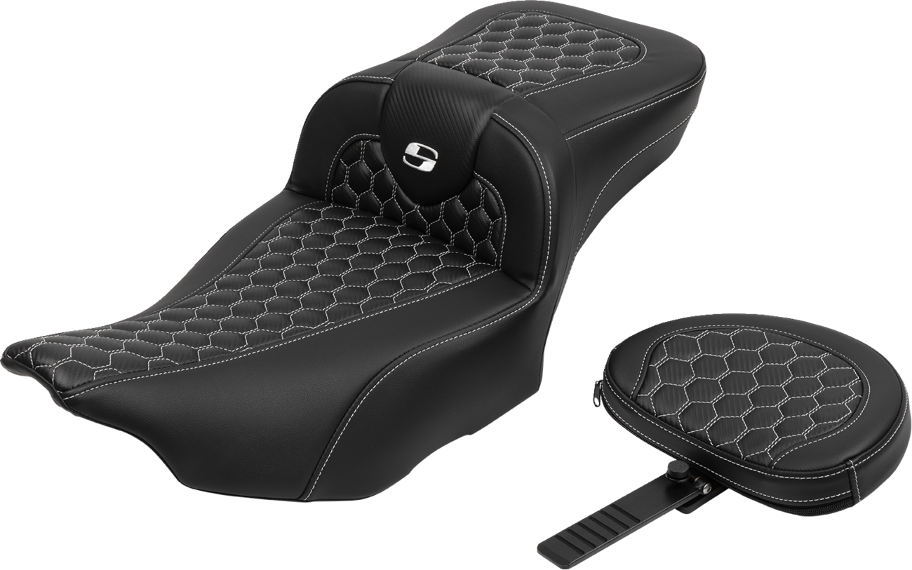 SADDLEMEN Roadsofa™ Extended Reach Seat - with Backrest - Honeycomb - White Stitch - FLTR/FLHX '23-'24