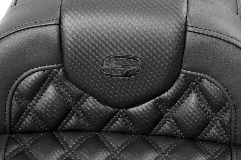 SADDLEMEN RoadSofa™ Seat - without Backrest - Carbon Fiber - Lattice Stitch - FLTR/FLHX '23-'24