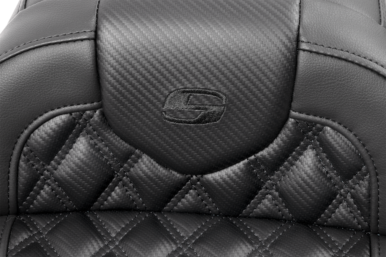 SADDLEMEN RoadSofa™ Seat - without Backrest - Carbon Fiber - Lattice Stitch - FLTR/FLHX '23-'24