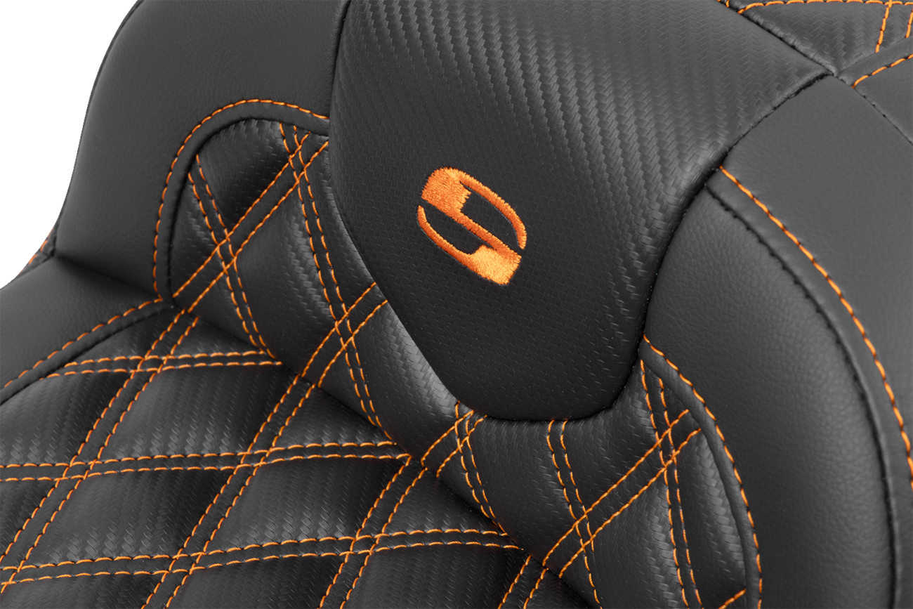 SADDLEMEN RoadSofa™ Seat - without Backrest - Carbon Fiber - Orange Stitch - FL/FX '23-'24