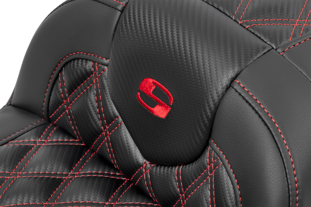 SADDLEMEN RoadSofa™ Seat - without Backrest - Carbon Fiber - Lattice Stitch - Red Stitch - FLTR/FLHX '23-'24