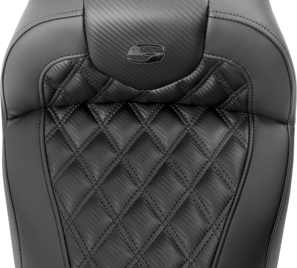 SADDLEMEN RoadSofa™ Seat - with Backrest - Carbon Fiber - Lattice Stitch - FLTR/FLHX '23-'24