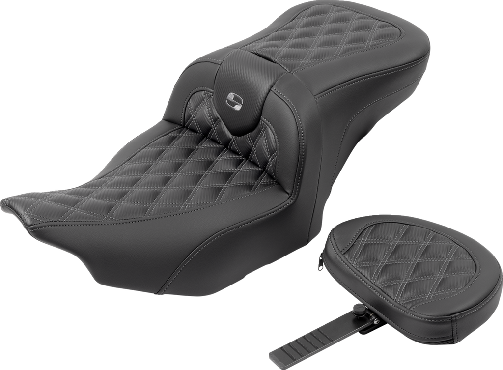 SADDLEMEN RoadSofa™ Seat - with Backrest - Carbon Fiber - Lattice Stitch - Gray Stitch - FLTR/FLHX '23-'24