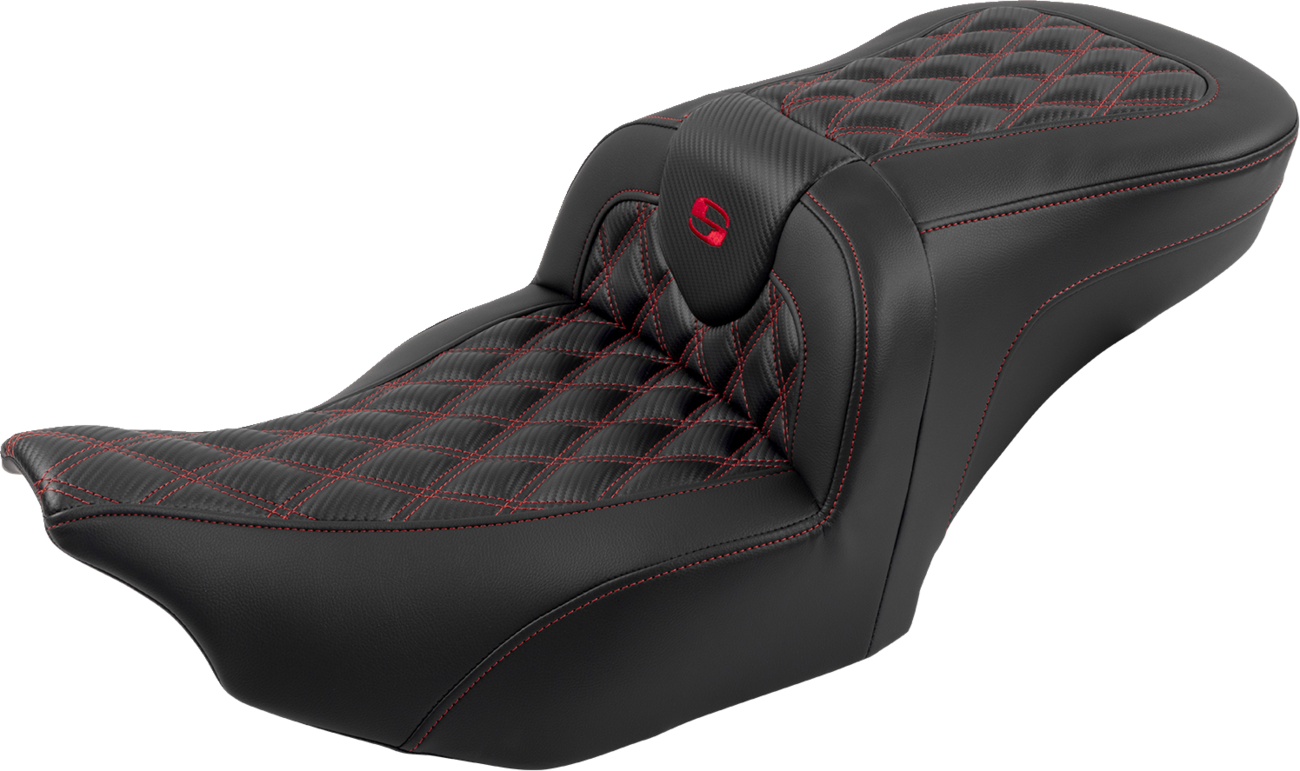 SADDLEMEN RoadSofa™ Seat - with Backrest - Carbon Fiber - Lattice Stitch - Red Stitch - FLTR/FLHX '23-'24