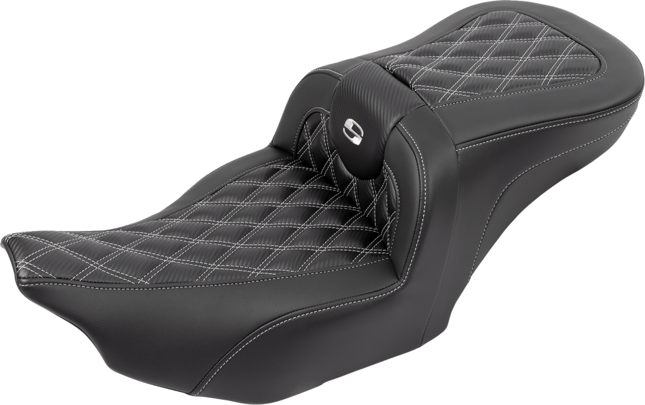 SADDLEMEN RoadSofa™ Seat - with Backrest - Carbon Fiber - Lattice Stitch - Silver Stitch - FLTR/FLHX '23-'24