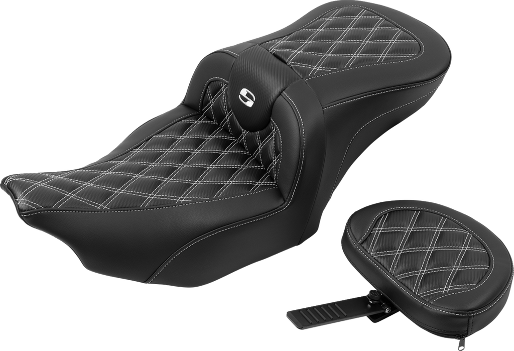 SADDLEMEN RoadSofa™ Seat - with Backrest - Carbon Fiber - Lattice Stitch - White Stitch - FLTR/FLHX '23-'24
