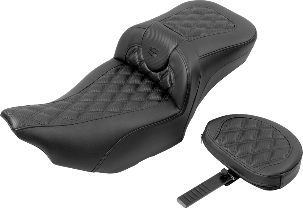 SADDLEMEN Roadsofa™ Extended Reach Seat - with Backrest - Carbon Fiber - Lattice Stitch - FLTR/FLHX '23-'24