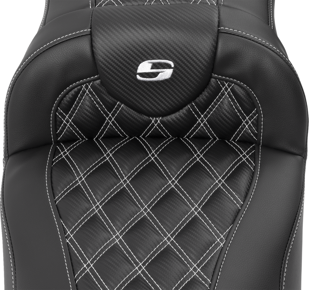 SADDLEMEN Roadsofa™ Extended Reach Seat - with Backrest - Lattice Stitch - White Stitch - FLTR/FLHX '23-'24
