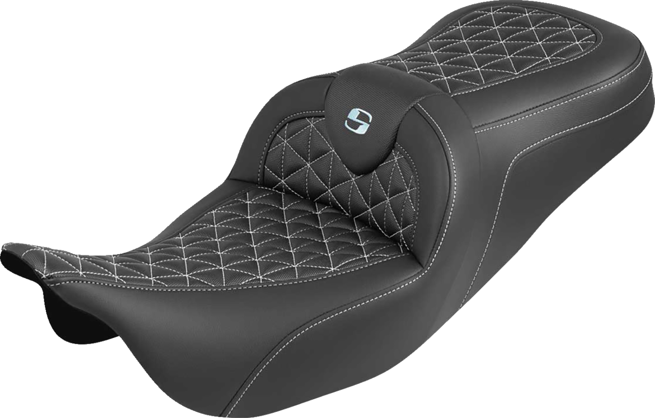 SADDLEMEN RoadSofa™ Tri Gripper Seat - Standard Reach - Silver Stitch - w/o Backrest - FLH/FLT '08-'25