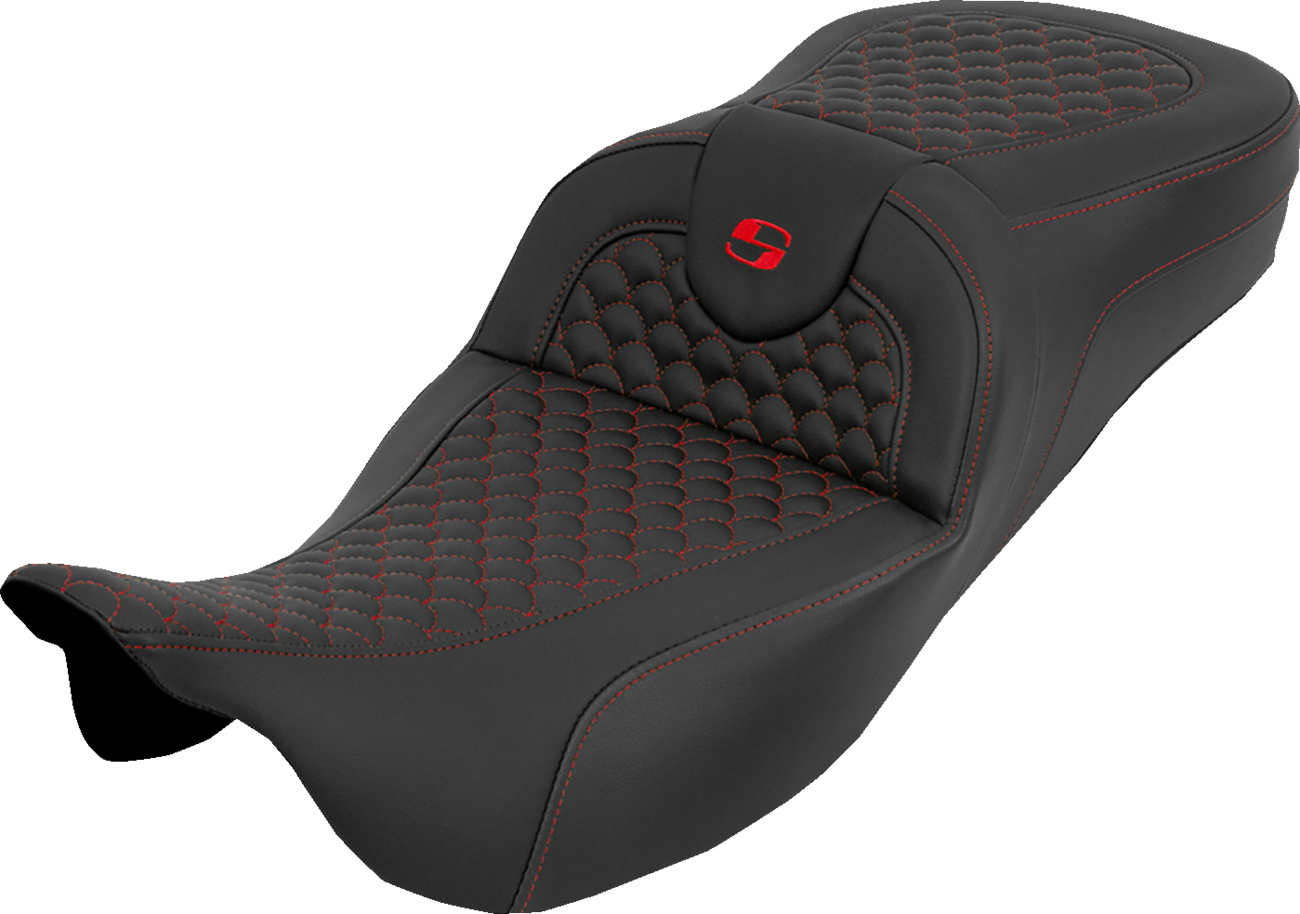 SADDLEMEN Extended Reach RoadSofa™ Seat - Dragon Scale - w/o Backrest - Red Stitch - FLH/FLT '08-'25