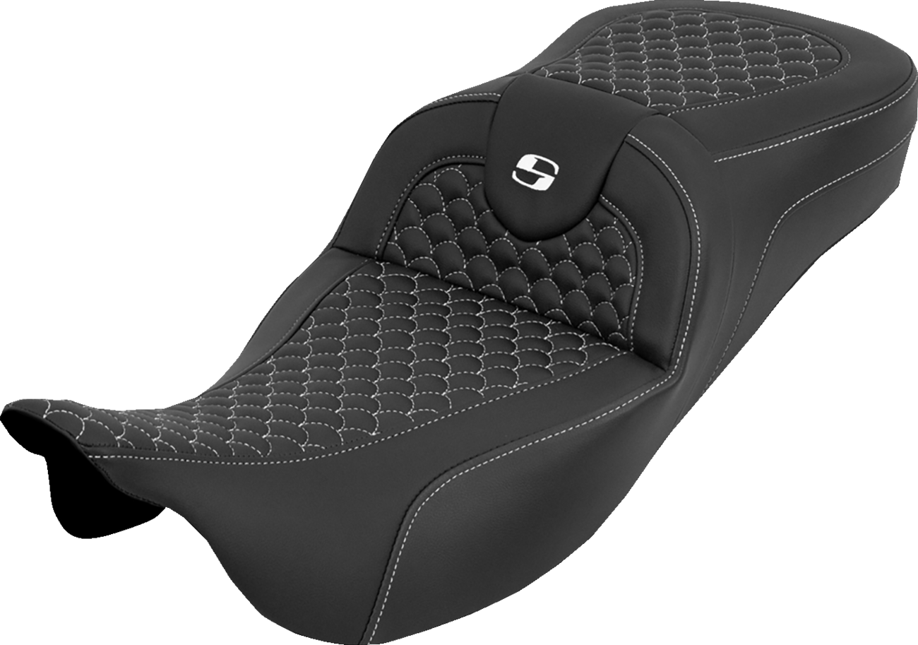 SADDLEMEN Extended Reach RoadSofa™ Seat - Dragon Scale - w/o Backrest - White Stitch - FLH/FLT '08-'25
