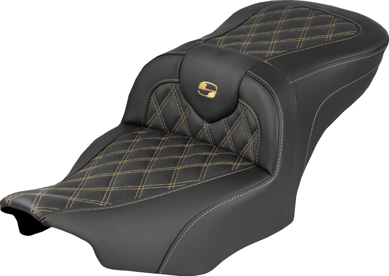 SADDLEMEN Extended Reach RoadSofa™ Seat - without Backrest - Lattice Stitch - Gold Stitch - FLH/FLT '23-'26