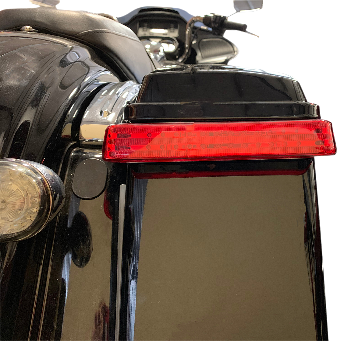Custom Dynamics Light Sbag SS8 - Chrome/Red