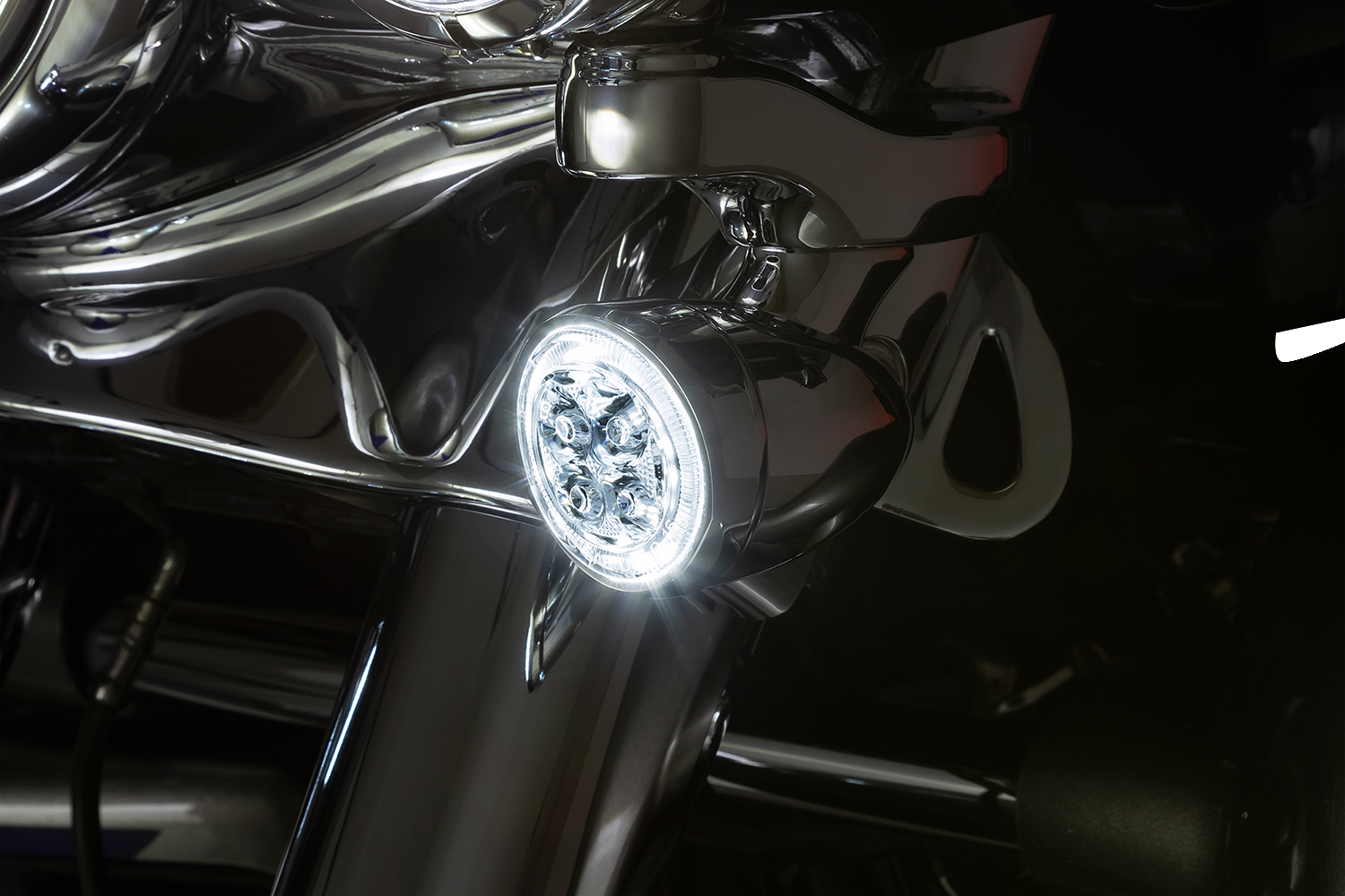 Ciro Light Fang Front Chr/clr