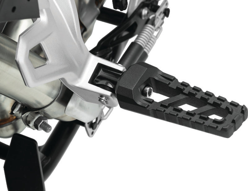 Kuryakyn Footpeg Adapter Rear Sat Blk BMW